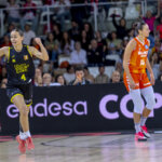 Jugadora del Valencia Basket celebrando en la Copa de la Reina 2026