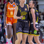 Jugadoras del Valencia Basket celebrando un triunfo en la Copa de la Reina 2026.