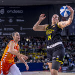 Jugadoras de Valencia Basket compitiendo en la Copa de la Reina 2026