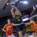 Jugadoras de Valencia Basket compitiendo en la Copa de la Reina 2026.