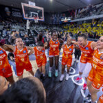 Jugadoras del Valencia Basket femenino celebrando su victoria en la Copa de la Reina 2026.