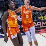 Jugadoras del Valencia Basket celebrando su victoria en la Copa de la Reina 2026