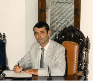 Daniel Ruix Garcés, exalcalde de Albalat dels Sorells en su despacho