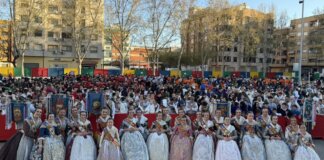 Grupo de falleras en la celebración de las Fallas en Alaquàs