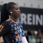 Jugadora del Valencia Basket femenino durante la celebración de la Copa de la Reina 2026.