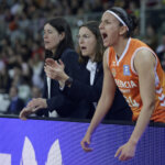 Jugadoras del Valencia Basket celebrando su victoria en la Copa de la Reina 2026