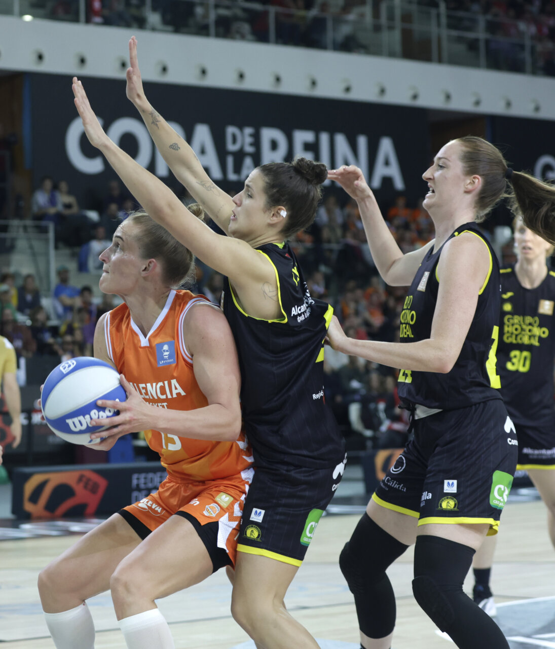 Jugadoras de Valencia Basket en acción durante la Copa de la Reina 2026.