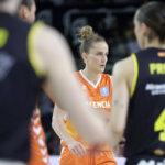 Jugadora del Valencia Basket en la Copa de la Reina 2026 durante un partido.