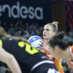 Jugadora del Valencia Basket en acción durante la Copa de la Reina 2026