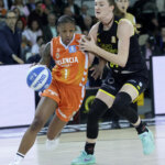 Jugadoras de Valencia Basket en acción durante la Copa de la Reina 2026.