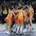 Jugadoras del Valencia Basket femenino celebrando su victoria en la Copa de la Reina 2026.