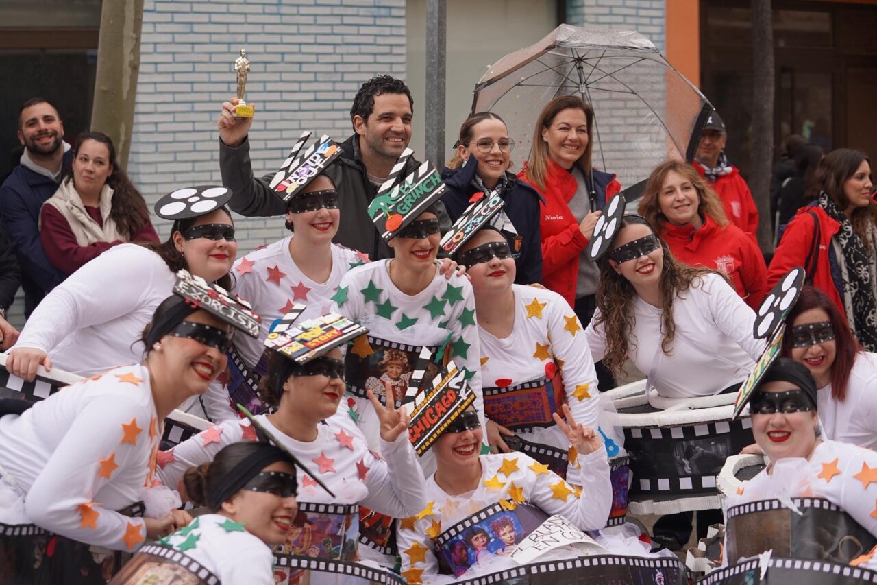 La Cabalgata del Ninot llenó las calles de Paterna de alegría y creatividad.