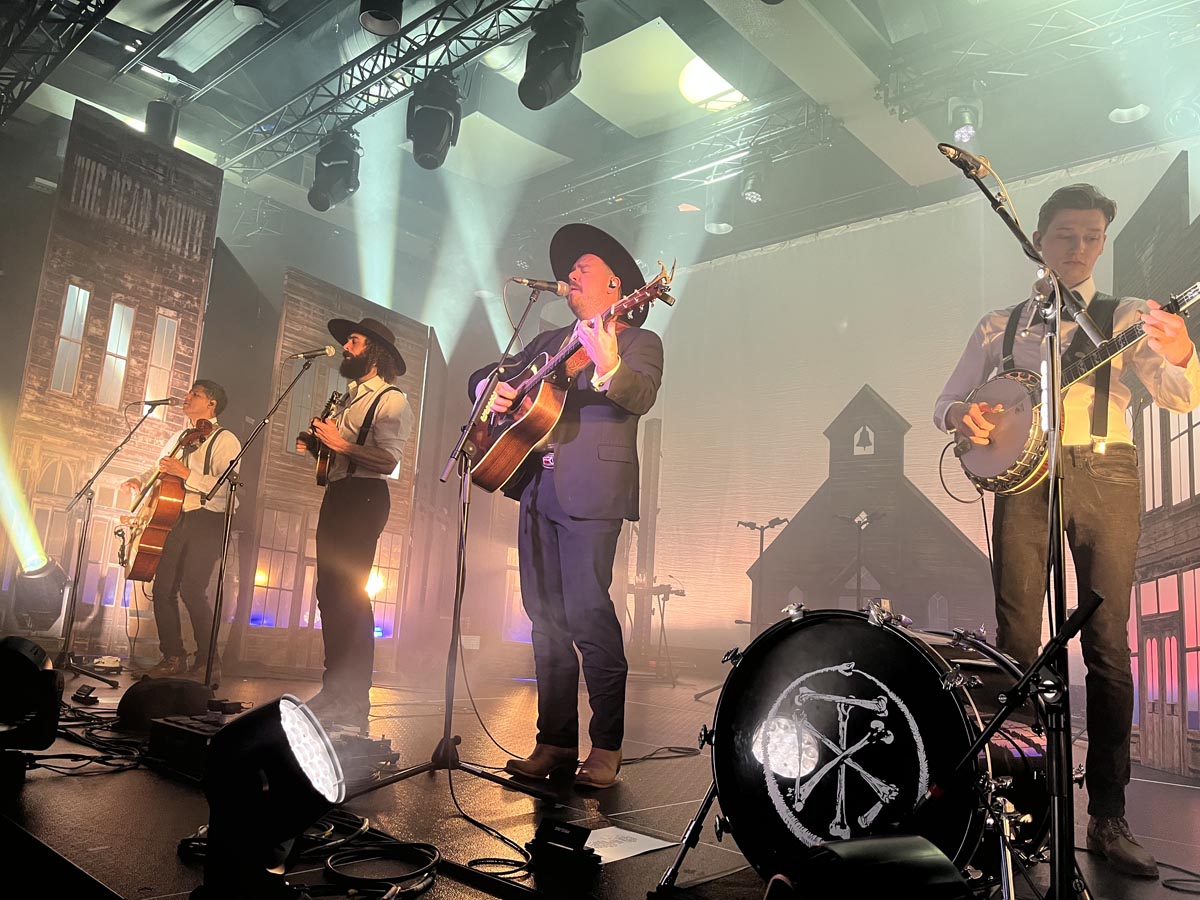 The Dead South en concierto en el Auditorio Roig Arena