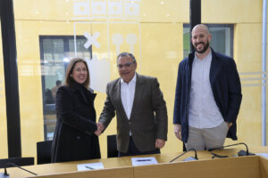 Reunión del Ayuntamiento de Godella para la firma del contrato de limpieza urbana