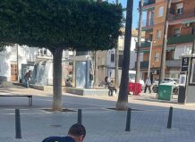 Imagen de una plaza en Alaquàs con actividades de control de plagas