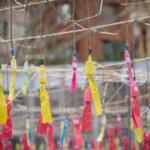 Decoraciones de papel en la mascletà de Fallas 2026