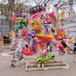 Fallas 2026, mascletà con figuras coloridas y alegóricas
