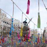 Decoraciones coloridas en la mascletà de Fallas 2026