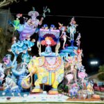Fallas de Valencia 2026 con figuras coloridas y elaboradas.