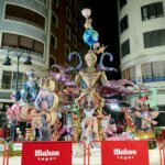 Falla monumental en las Fallas 2026 con figuras coloridas y elaboradas