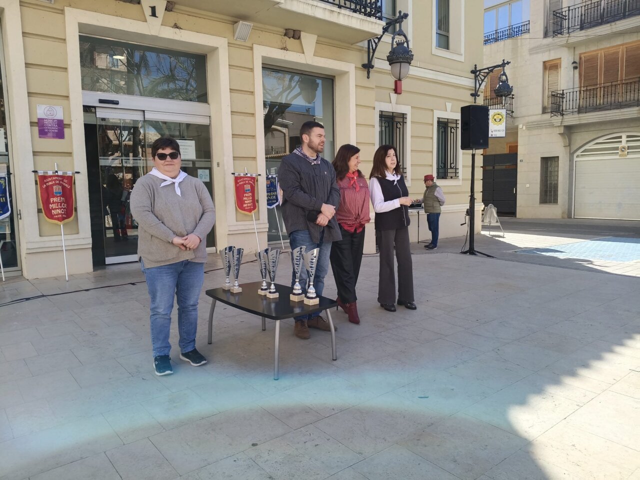 Acto de entrega de premios del Ninot y Truc en La Pobla de Farnals