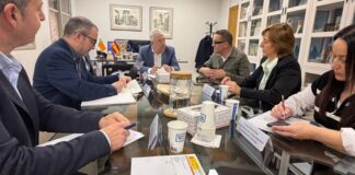 Reunión para evaluar la implementación de ciclos formativos en Emergencias y Seguridad.