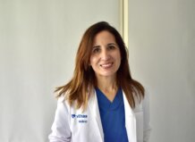 Doctora Sonia Pérez Valle de Vithas en su consultorio