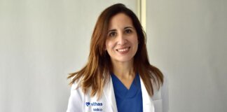 Doctora Sonia Pérez Valle de Vithas en su consultorio