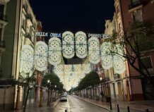 Falla Cuba-Puerto Rico iluminada en la celebración de las Fallas de Valencia