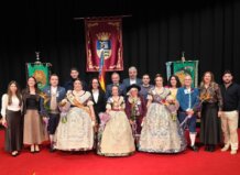 Representantes de las comisiones falleras de Albalat dels Sorells en un evento