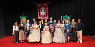 Representantes de las comisiones falleras de Albalat dels Sorells en un evento