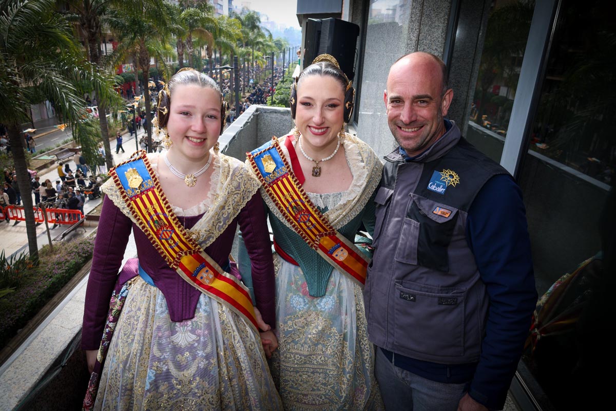Bailarinas y falleros en las Fallas de Torrent 2026