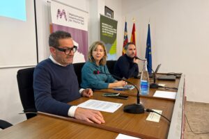 Expertos discutiendo sobre inundaciones en l'Horta Sud