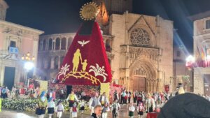 Manto de la Virgen de los Desamparados en la Ofrenda de Fallas 2026