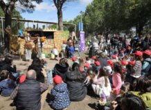 Un espectáculo infantil llenará de música y diversión los parques de todos los barrios de Paterna Espectáculo infantil al aire libre en Paterna con niños y marionetas