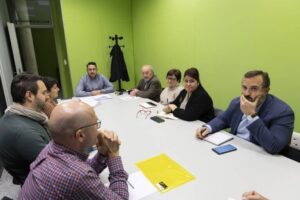 Reunión sobre los presupuestos participativos en Godella con varios participantes