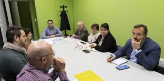 Reunión sobre los presupuestos participativos en Godella con varios participantes