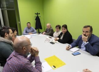 Reunión sobre los presupuestos participativos en Godella con varios participantes