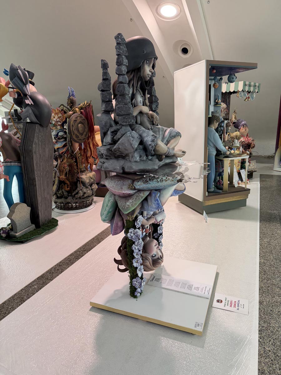 Ninot indultat 2026 de Sueca-Literat Azorín en la Exposición del Ninot