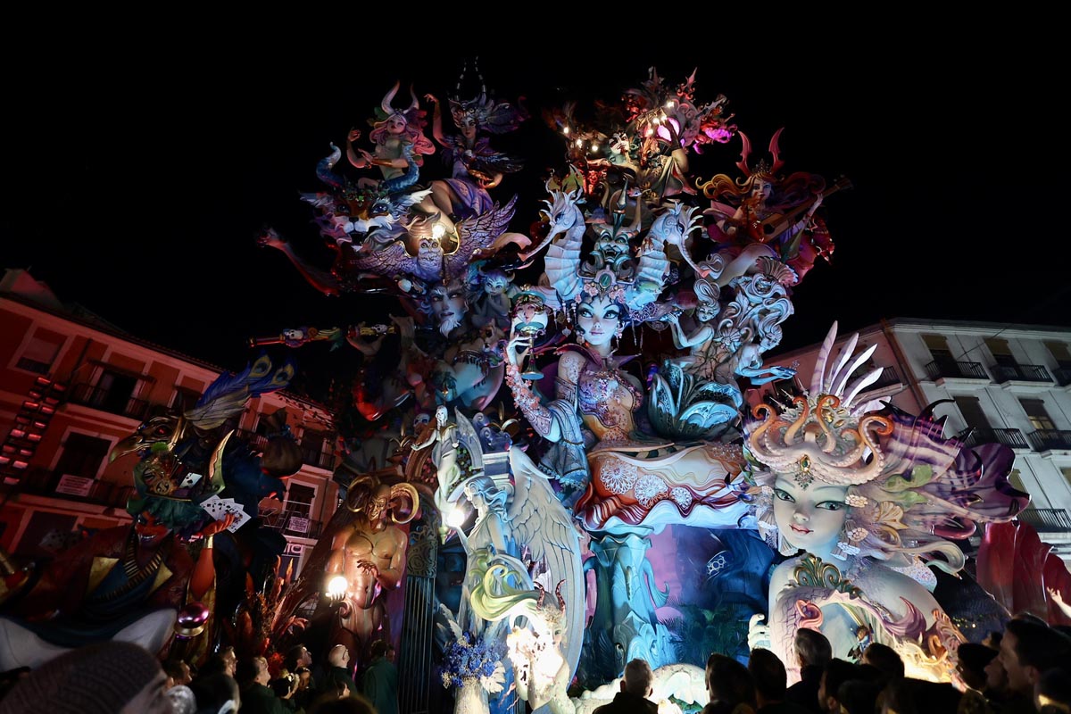 Fallas 2026 en Convento Jerusalen con figuras coloridas y detalles elaborados