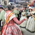 Celebración del triunfo del Convento Jerusalen en Fallas 2026 con trajes tradicionales.