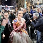 Celebración del triunfo de Convento Jerusalen en Fallas 2026 con una mujer sonriendo