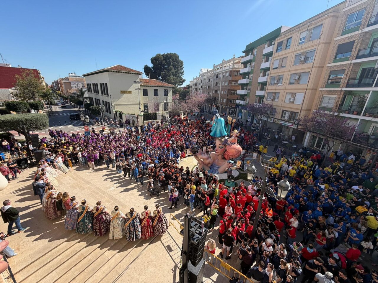 Celebración de premios de Fallas en Paterna con multitud de asistentes