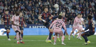 El Levante UD se enfrenta al Real Oviedo en un emocionante partido de LaLiga.