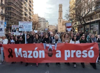 Manifestación en Valencia exigiendo justicia por la gestión de Mazón