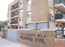 Noves finestres per a la caserna de la Guàrdia Civil de Puçol gràcies a una inversió de 600.000 euros Fachada de la caserna de la Guardia Civil en Puçol con nuevas ventanas