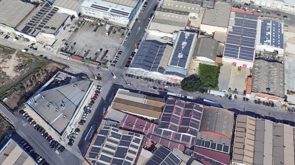 El Ayuntamiento ha adjudicado obras para mejorar las infraestructuras en Castellar-l’Oliveral y el Forn d’Alcedo, tras la riada de octubre de 2024. Estas obras, que incluyen la repavimentación de numerosas calles, reflejan el compromiso del gobierno local con los afectados. La inversión total asciende a casi 2 millones de euros.