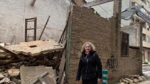 El Ayuntamiento mejora la circulación en Pinedo tras el derribo de un inmueble.