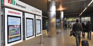 Estación del metro de Valencia en el aeropuerto con señalización clara