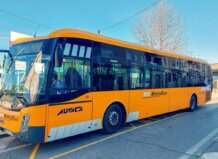 Autobús del Metrobús en la estación de Horta Sud en Valencia
